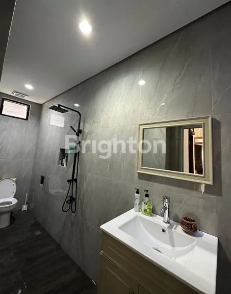 image RUMAH INTERIOR ESTETIK MEWAH KONSEP VILLA (8)