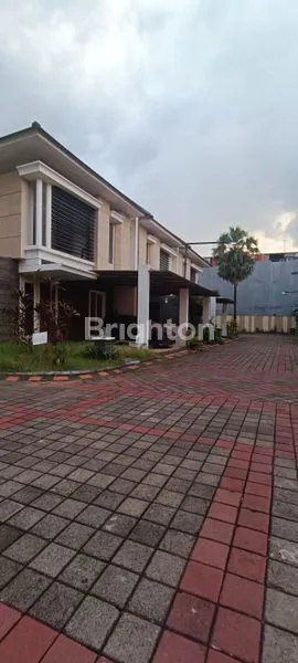 image RUMAH MEWAH TENGAH KOTA (2)