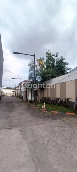 image RUMAH MEWAH TENGAH KOTA (5)