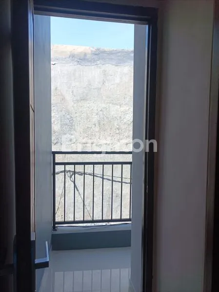 image RUMAH 2 LANTAI GRESS TAMBAKSARI, PUSAT KOTA SURABAYA (7)