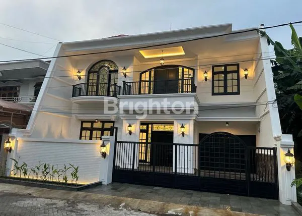 image RUMAH MEWAH 2LANTAI ALA COLONIAL MODERN DAERAH MANYAR (1)