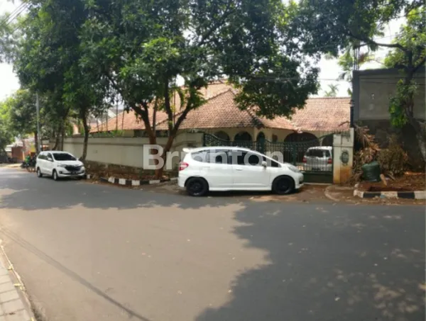 image TAMAN RADIO DALAM GANDARIA KEBAYORAN BARU JAKARTA SELATAN (1)