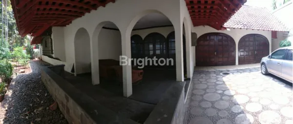 image TAMAN RADIO DALAM GANDARIA KEBAYORAN BARU JAKARTA SELATAN (2)