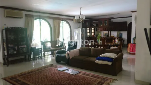 image TAMAN RADIO DALAM GANDARIA KEBAYORAN BARU JAKARTA SELATAN (3)