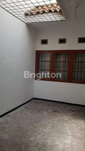 image DIJUAL RUMAH TINGGAL AREA BUNGA2 DEKAT DENGAN SOEKARNO HATTA MALANG (6)