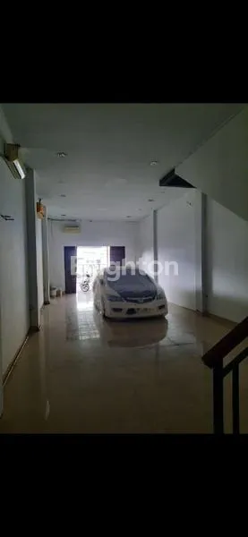 image RUKO 3 LANTAI DI UTAN KAYU MATRAMAN JAKARTA TIMUR (4)