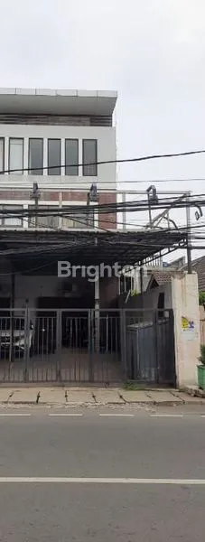 RUKO 3 LANTAI DI UTAN KAYU MATRAMAN JAKARTA TIMUR