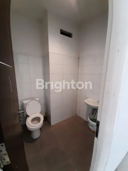 image RUKO 3 LANTAI DI UTAN KAYU MATRAMAN JAKARTA TIMUR (7)