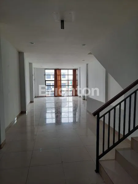 image RUKO 3 LANTAI DI UTAN KAYU MATRAMAN JAKARTA TIMUR (5)