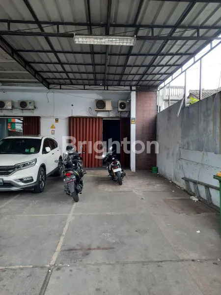 image RUKO 3 LANTAI DI UTAN KAYU MATRAMAN JAKARTA TIMUR (2)