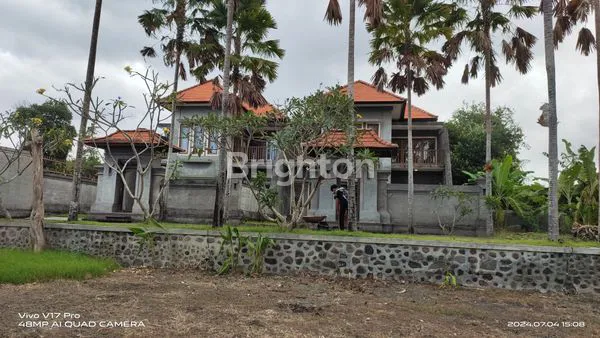 image VILLA MEWAH DAN LUAS DI PERING (1)