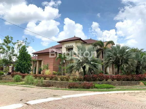 image RUMAH MEWAH HOOK DIKAWASAN PERUMAHAN ELIT (1)