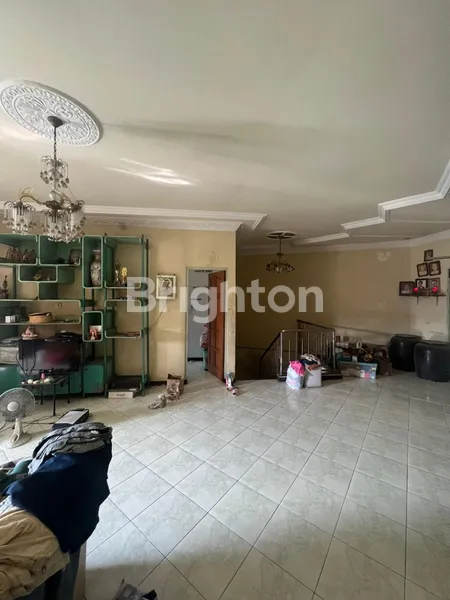 image SEMI FURNISH RUMAH DARMO PERMAI SELATAN SURABAYA BARAT JAWA TIMUR. SIAP HUNI DENGAN SPAZIO LENMARC HR MUHAMMAD TOL SATELIT (3)