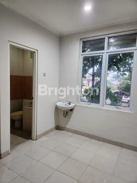 image RUKO KOMERSIAL 2 LANTAI COCOK DIJADIKAN TEMPAT USAHA DAN PERKANTORAN DI KAWASAN ELITE BUKIT CIMANGGU CITY (6)