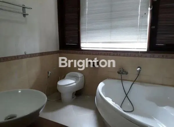 image RUMAH BERGAYA ETNIK + KOLAM RENANG  (8)