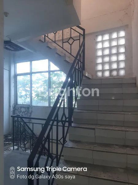 image RUKO GANDENG 3 UNIT MASING-MASING ADA 3  LANTAI + 1 LANTAI BASEMENT SANGAT STRATEGIS DI JL RAYA SUDIRMAN BOGOR (4)