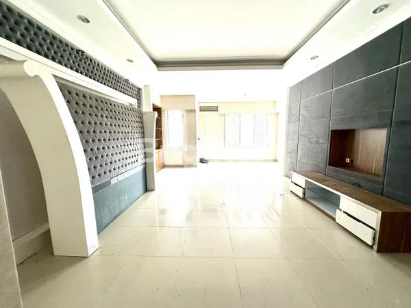 image RUMAH MEWAH 4 LANTAI (4)