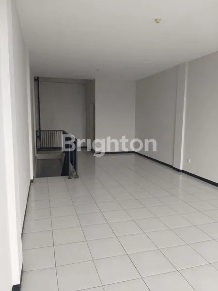 image RUKO SIAP PAKAI DI MANYAR JAYA COCOK BUAT TEMPAT USAHA STRATEGIS (3)