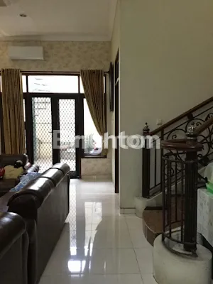 image RUMAH TERAWAT KERTAJAYA INDAH SURABAYA TIMUR (1)