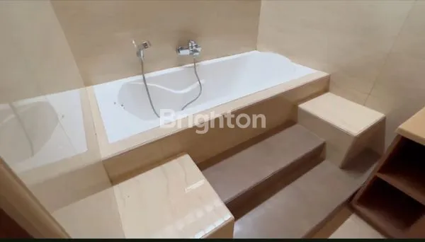 image VILLA MEWAH DAN LUAS DI PERING (8)