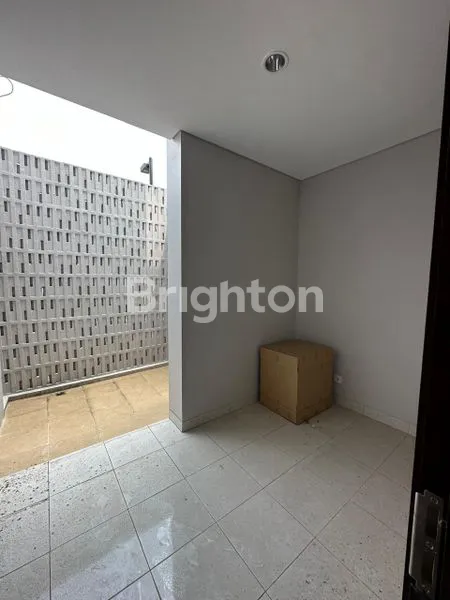 image HUNIAN DESAIN TROPIS MODERN CLUSTER MAHOGANY DI SUMMARECON BOGOR (3)