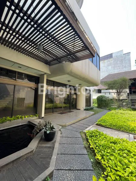 image RUMAH MEWAH DENGAN POTENSI KOMERSIAL DI TEBET, JAKARTA SELATAN (2)