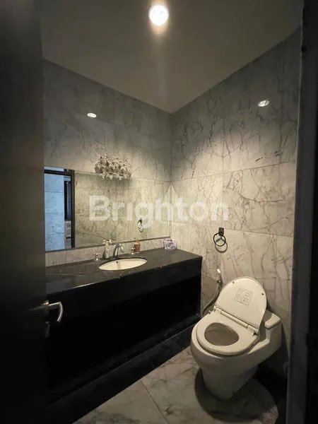 image RUMAH MEWAH DENGAN POTENSI KOMERSIAL DI TEBET, JAKARTA SELATAN (3)