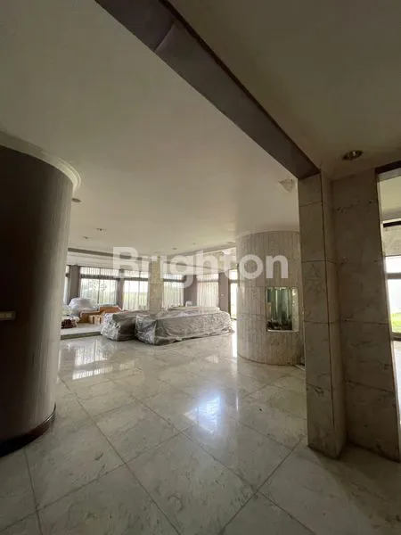 image RUMAH MEWAH DENGAN POTENSI KOMERSIAL DI TEBET, JAKARTA SELATAN (6)