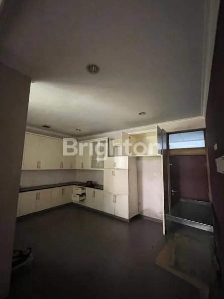 image RUMAH MEWAH DENGAN POTENSI KOMERSIAL DI TEBET, JAKARTA SELATAN (7)