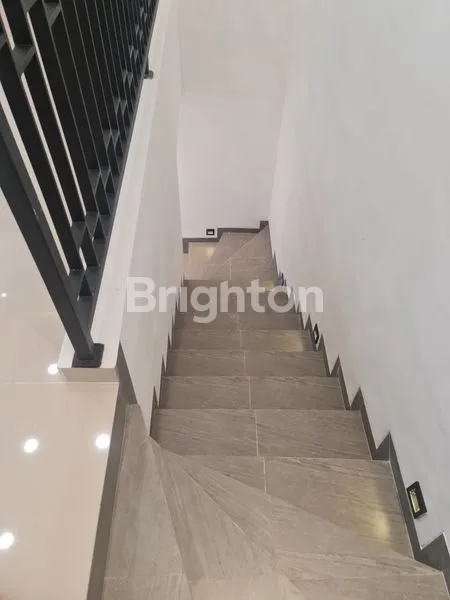 image BARU NEW GRESS RUMAH DARMO PERMAI TIMUR SELANGKAH KE RAYA HR MUHAMMAD MAYJEND SUNGKONO, PAKUWON MALL LENMARC CIPUTRA WORLD, DEKAT MADAME CHANG, KARTIKO, PUSAT KULINER (7)