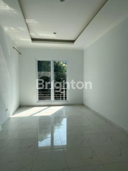 image RUMAH BARU GRESS TERMURAH DI CITRALAND SURABAYA BARAT  (4)