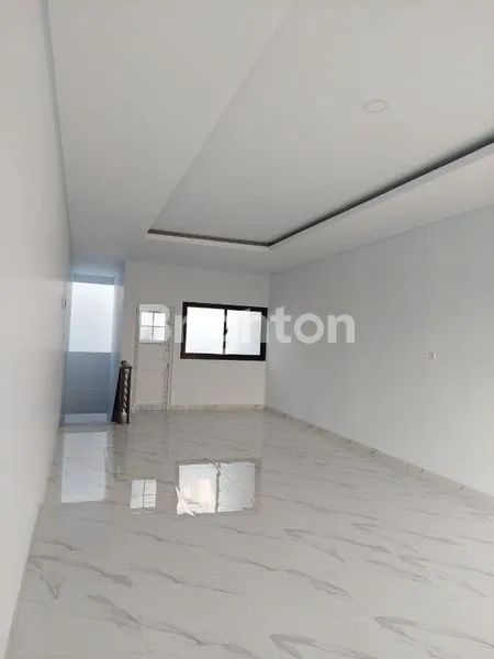 image RUMAH MODERN 4 LANTAI SHM DI TAMAN RATU JAKARTA BARAT (5)
