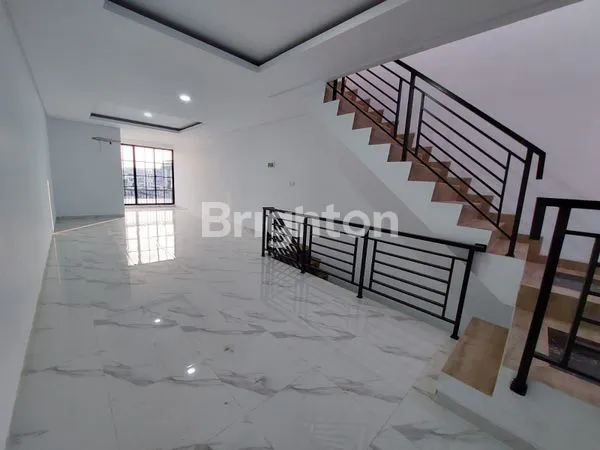 image RUMAH MODERN 4 LANTAI SHM DI TAMAN RATU JAKARTA BARAT (8)