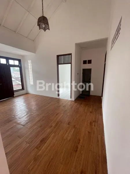 image DIJUAL RUMAH  CUANTIK 2 LANTAI PEKAYON (3)