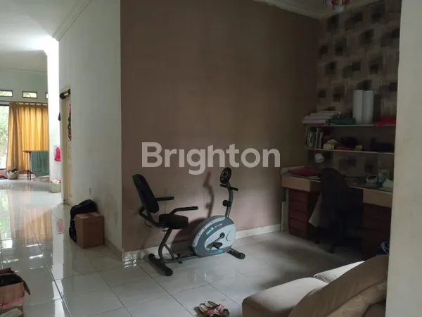 image TANAH DAN RUMAH LUAS BESAR BARANG LANGKA DI GRAHA BINTARO, TANGERANG SELATAN (2)
