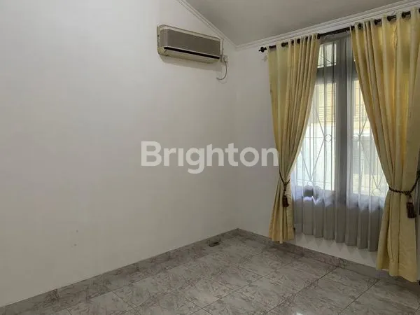 image RUMAH CANTIK ASRI 2 LANTAI JERUK MANIS (4)