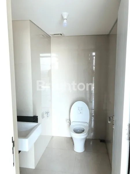 image SOHO SKYLOFT CIPUTRA WORLD SIAP PAKAI DEKAT MAYJEND SUNGKONO RAYA DARMO RKZ DUKUH KUPANG TOL SATELIT  (3)