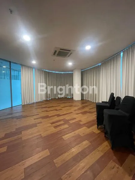 RUANG USAHA LOKASI STRATEGIS KEMANG RAYA JAKARTA SELATAN