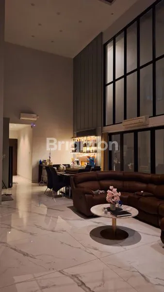 image RUMAH MEWAH BARU DIBANGUN 2 THN, SEMI FURNISHED. NIRWANA EKSEKUTIF- WONOREJO PERMAI SELATAN (3)