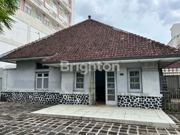 RUMAH TENGAH KOTA BUTUH LAKU CEPAT PANDANARAN SIMPANGLIMA SEMARANG
