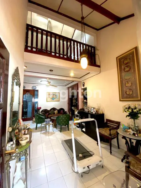 image TURUN HARGA RUMAH 2.5 LANTAI BARU RENOVASI SIAP HUNI DI PAMULANG PERMAI (2)