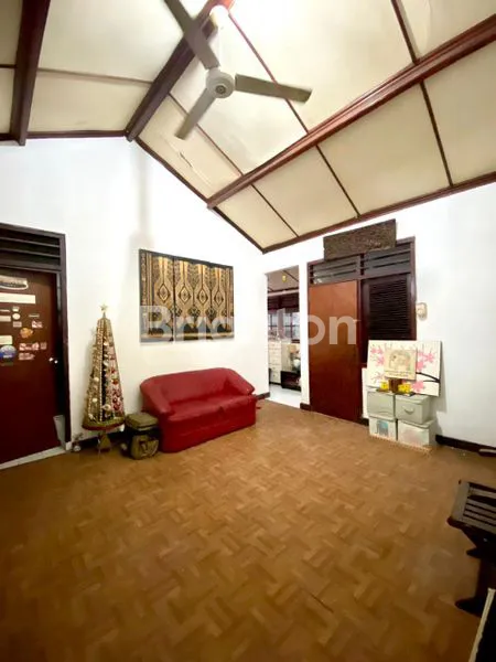 image TURUN HARGA RUMAH 2.5 LANTAI BARU RENOVASI SIAP HUNI DI PAMULANG PERMAI (3)