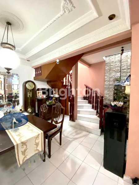 image TURUN HARGA RUMAH 2.5 LANTAI BARU RENOVASI SIAP HUNI DI PAMULANG PERMAI (4)