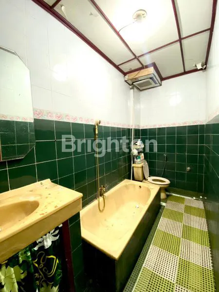 image TURUN HARGA RUMAH 2.5 LANTAI BARU RENOVASI SIAP HUNI DI PAMULANG PERMAI (7)