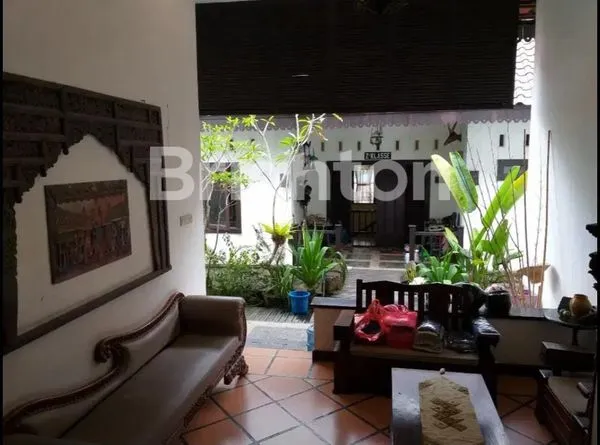 image RUMAH 3 BANGUNAN TERPISAH BERKONSEP COTTAGE (7)