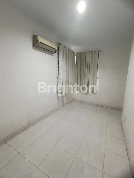 image RUMAH LUAS KOMPLEKS GREENVILLE JAKARTA BARAT (3)