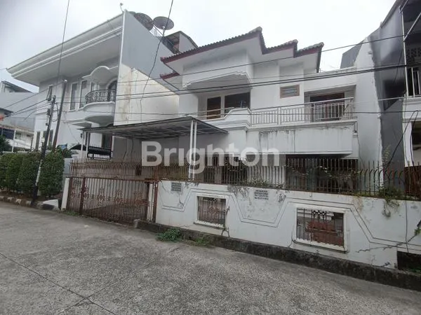 image RUMAH LUAS KOMPLEKS GREENVILLE JAKARTA BARAT (1)