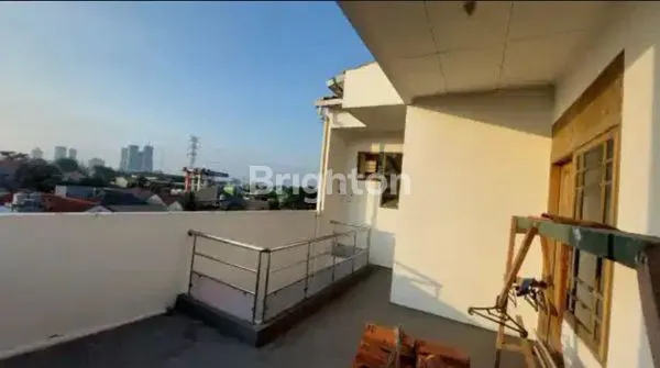 image DIJUAL RUMAH DI PERUMAHAN MERUYA  (5)