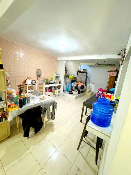 image RUMAH JELAMBAR UKURAN 8X12 SEMI FURNISH JAKARTA BARAT (3)