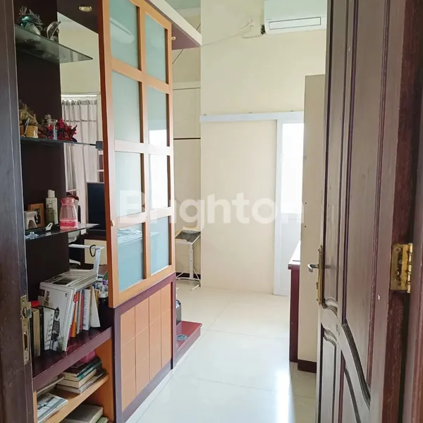 image RUMAH MEWAH HOOK DHARMAHUSADA INDAH UTARA DEKAT GALAXY MALL, UNAIR (3)